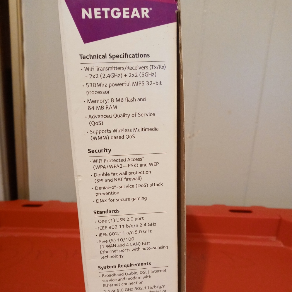Netgear N600 Duel Band Router - Picture 3 of 6